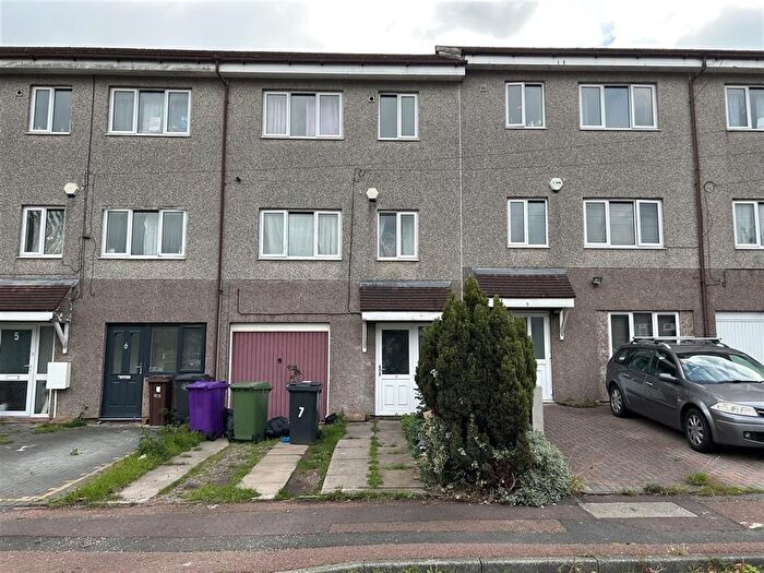 3 Bedroom Terraced House For Sale In Boydon Close, Wolverhampton, WV2