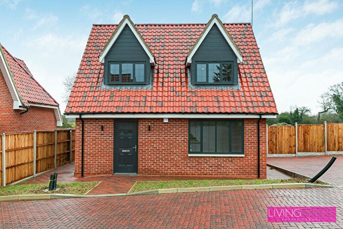 3 Bedroom Detached House For Sale In Barley Close, St Albans, AL4