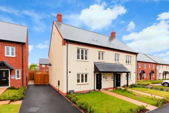 3 Bedroom End Of Terrace House To Rent In Trenchard Circle, Upper Heyford, OX25