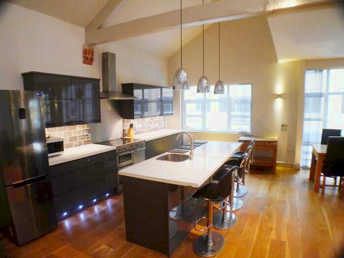 3 Bedroom Flat To Rent In Princes Street, Ipswich, Suffolk, IP1