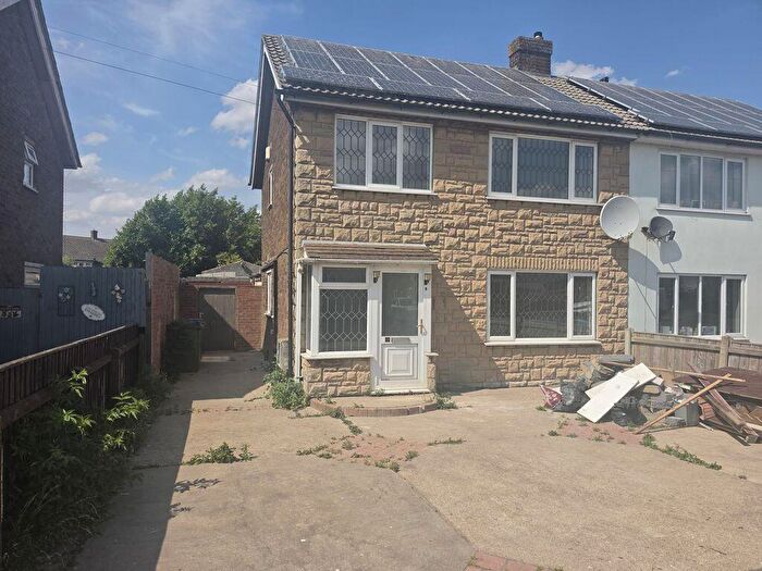 3 Bedroom Semi-Detached House To Rent In Talbot Road, Immingham, DN40