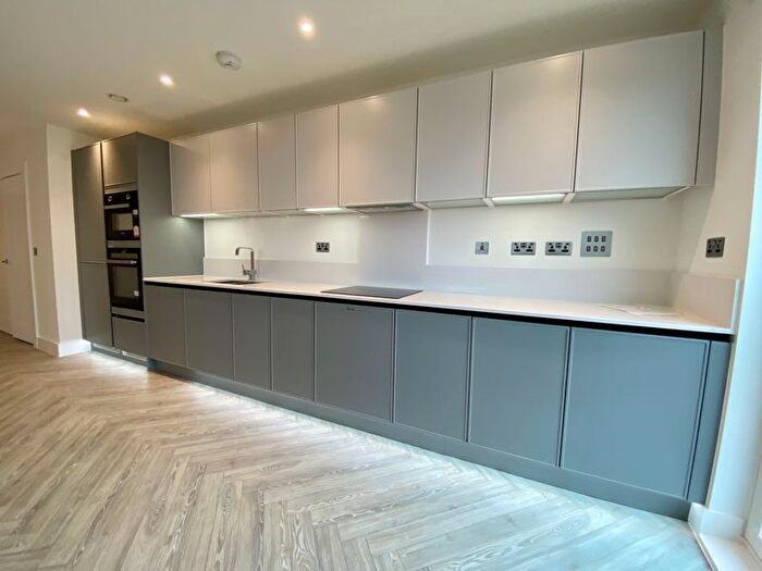 2 Bedroom Flat To Rent In Georgette Apartments, Wandsworth, London, SW18