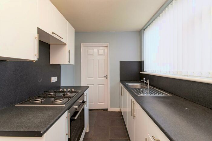 3 Bedroom Flat To Rent In Vine Street, Wallsend, Tyne And Wear, NE28