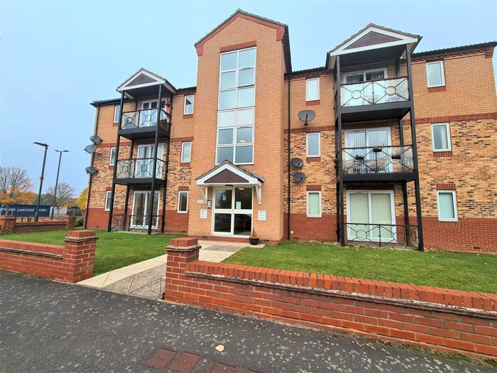 2 Bedroom Flat To Rent In Langsett Court, Doncaster DN4