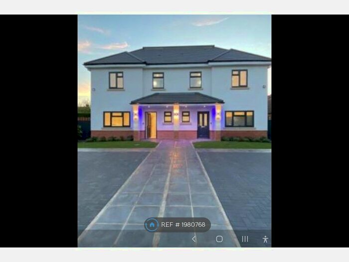 4 Bedroom Semi-Detached House To Rent In Syke Cluan, Iver, SL0