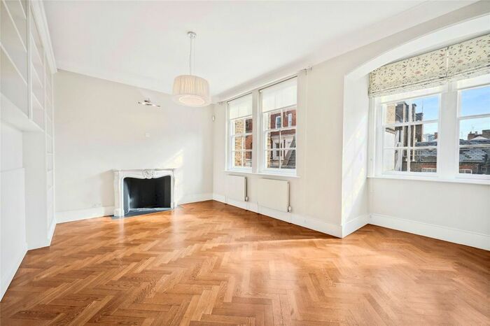 2 Bedroom Flat To Rent In Green Street, Mayfair, London, W1K
