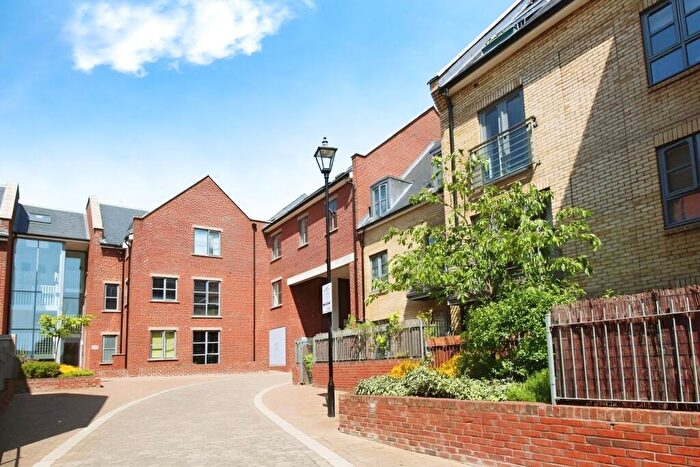 2 Bedroom Apartment For Sale In Coopers Yard, Hitchin, SG5