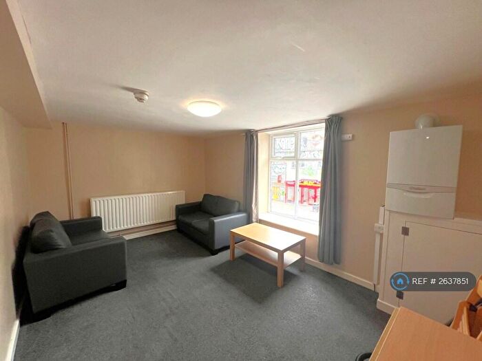 4 Bedroom Maisonette To Rent In Stokes Croft, Bristol, BS1