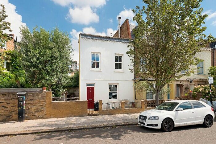 1 Bedroom Semi-Detached House To Rent In Poyntz Road, London, SW11