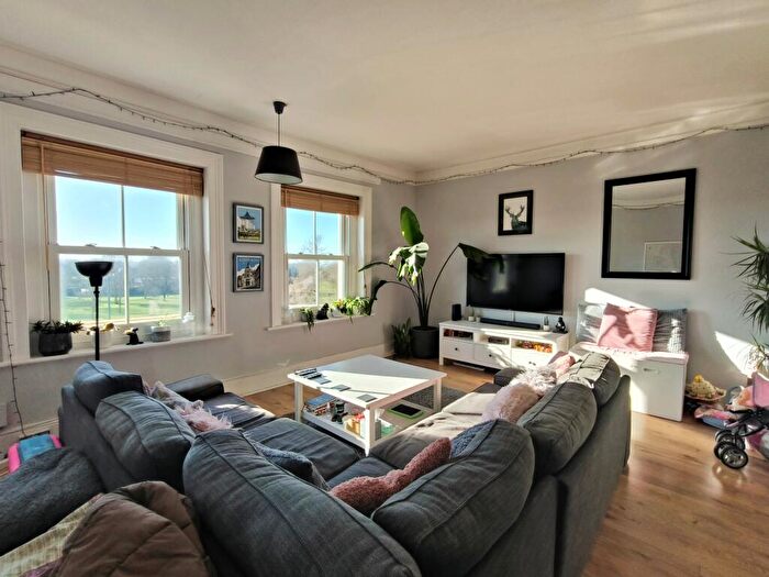 2 Bedroom Apartment To Rent In Clarence Parade, Southsea, PO5