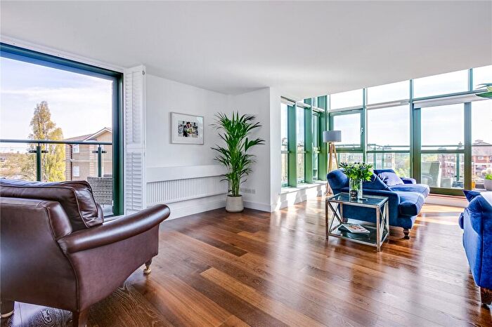 2 Bedroom Flat To Rent In Brasenose Drive, Barnes, SW13