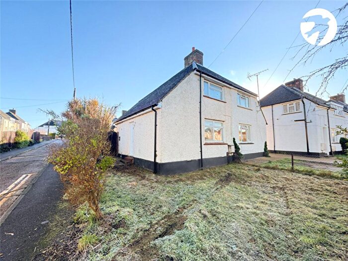 2 Bedroom Semi Detached House For Sale In Hart Dyke Road, Swanley, Kent, BR8