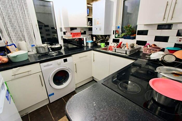 2 Bedroom Flat To Rent In Riverside Gardens, Wembley, HA0