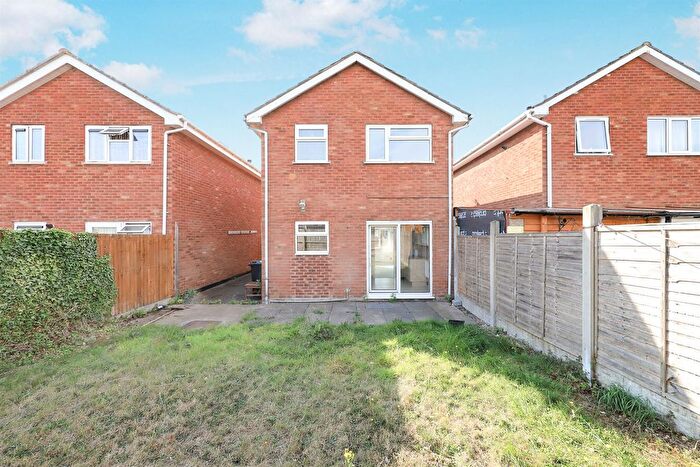 3 Bedroom Property To Rent In Whernside Drive, Wolverhampton, WV6