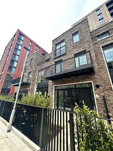 4 Bedroom Terraced House To Rent In Shale Lane, Middlewood Lock, Salford, M5