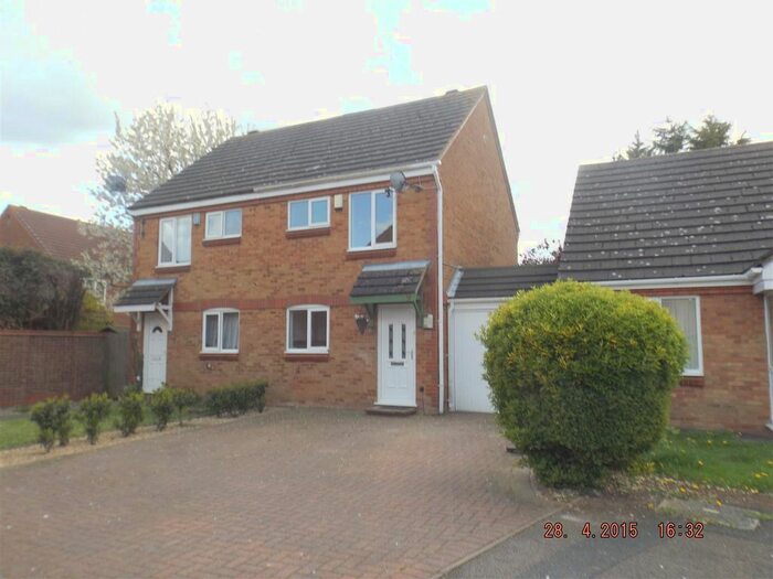2 Bedroom Semi-Detached House To Rent In Bradfield Close, Rushden, NN10