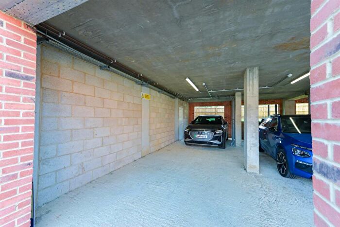 2 Bedroom Flat For Sale In Danes Court, Station Road, Aylesford, ME20