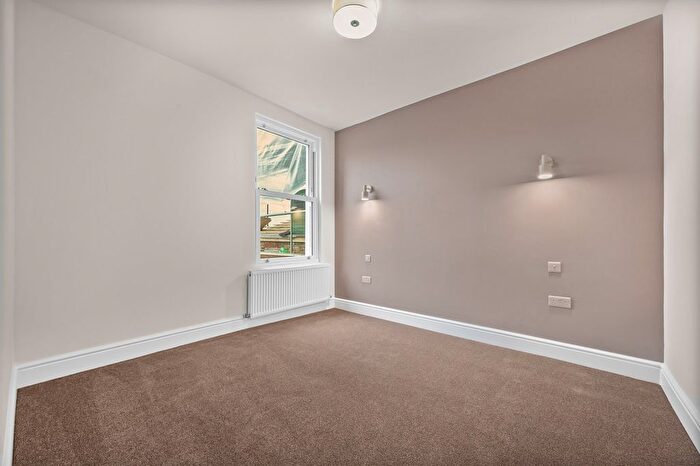 2 Bedroom Flat To Rent In Fingal Street, Greenwich, SE10