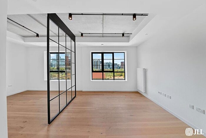 Flat For Sale In Goodluck Hope Walk London, E14
