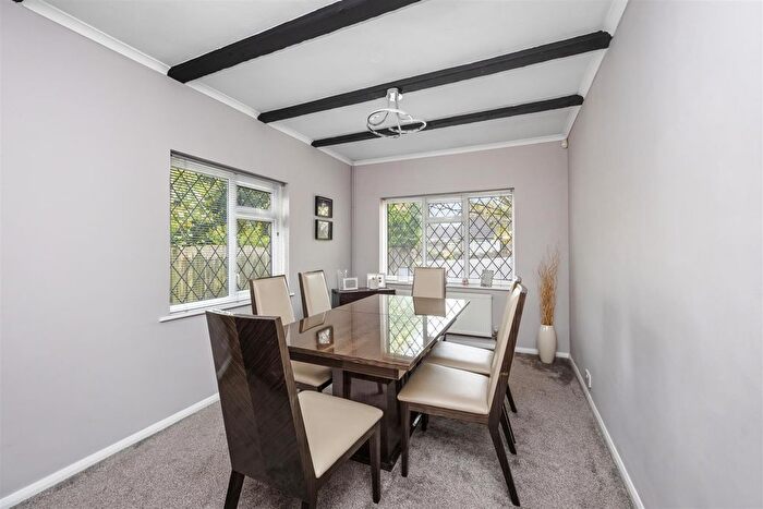 4 Bedroom Detached House For Sale In Grangeways, Patcham Village, Brighton, BN1