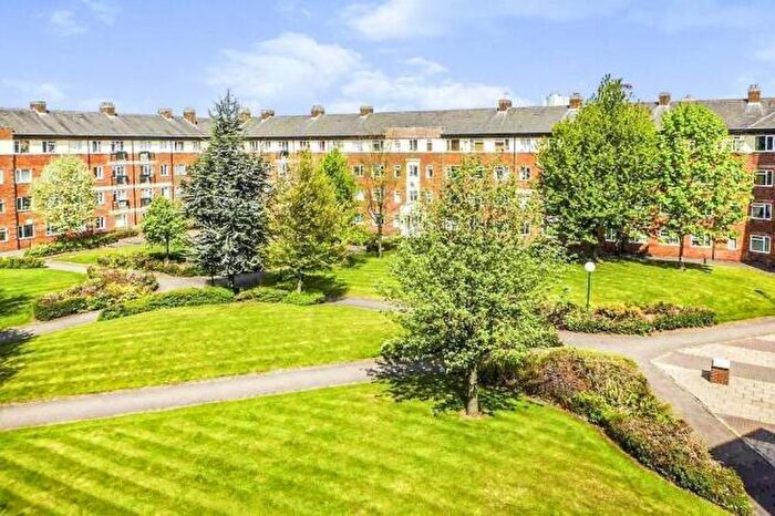 3 Bedroom Apartment To Rent In Carthorpe Arch, St James Park, Eccles New Road, M5