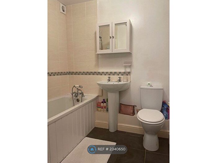 1 Bedroom Flat To Rent In Latimer Drive, Hornchurch, RM12