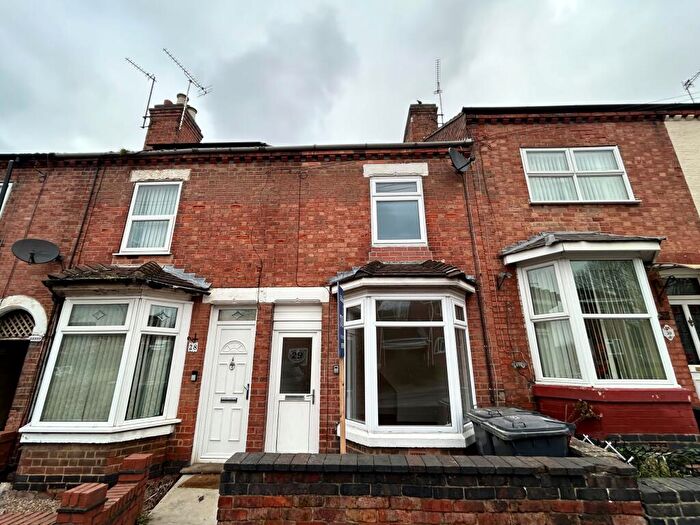 2 Bedroom House To Rent In Heath Road, DE15