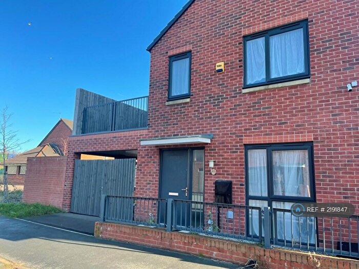 2 Bedroom Semi-Detached House To Rent In Silverdale Street, Manchester, M11