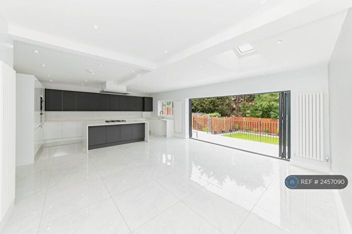 5 Bedroom Semi-Detached House To Rent In Kingsmere Park, London, NW9