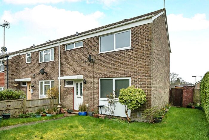 3 Bedroom End Of Terrace House For Sale In Hatchetts Drive, Haslemere, Surrey, GU27