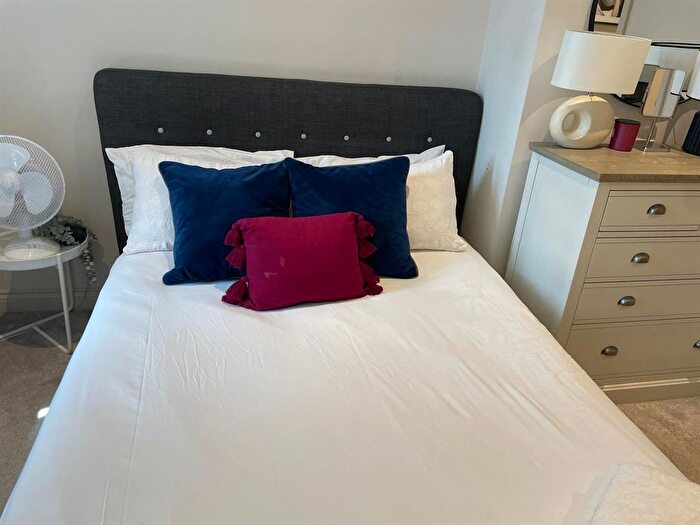 1 Bedroom Flat To Rent In North Street, Leeds, LS2