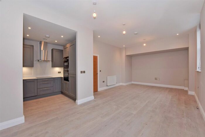 2 Bedroom Flat To Rent In Regal House, Station Road, Marlow, Buckinghamshire SL7
