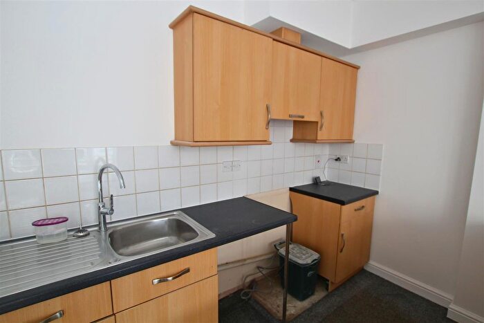 2 Bedroom Flat To Rent In High Street, Ilfracombe, EX34