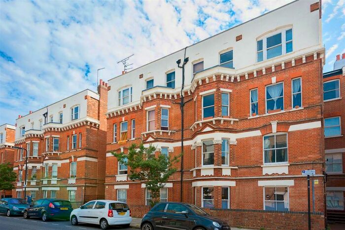 1 Bedroom Flat To Rent In Salcombe Road, London, N16