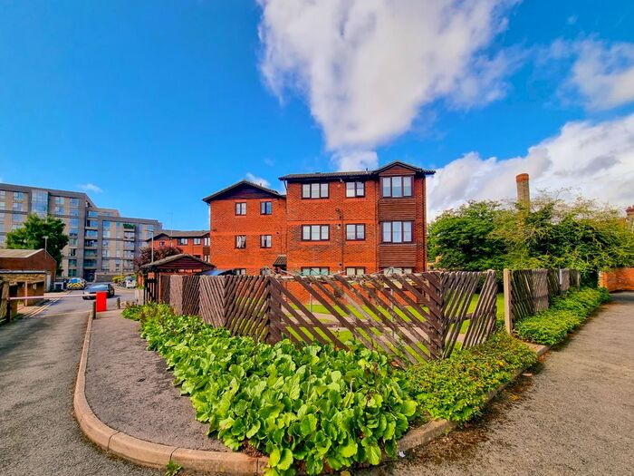 1 Bedroom Flat To Rent In Caledonian Court, West Street, Nas Wood, Watford, WD17