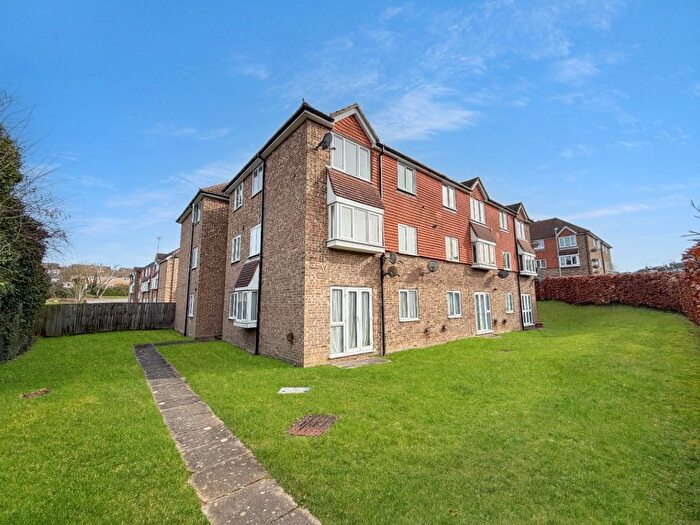 1 Bedroom Flat To Rent In Abbey Mews, Dunstable, Bedfordshire, LU6