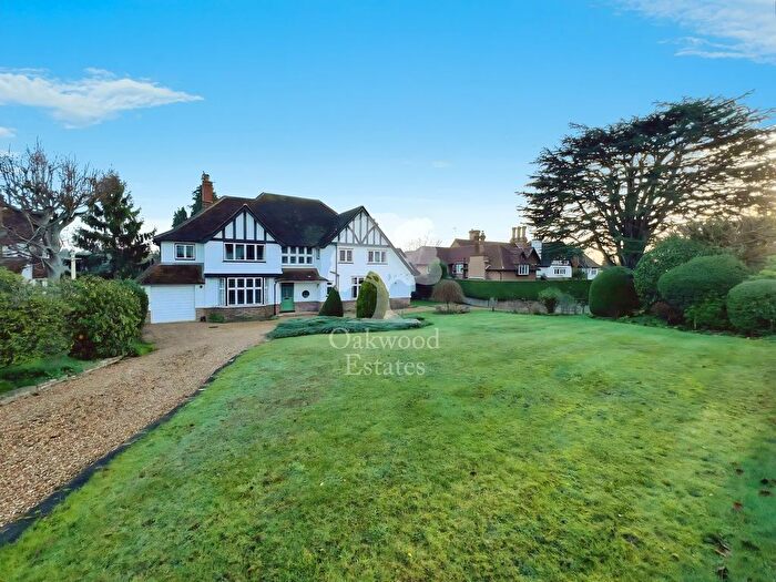 5 Bedroom Detached House To Rent In North Park, Chalfont St Peter, Gerrards Cross, SL9