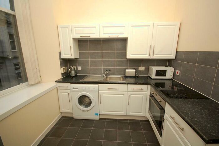 2 Bedroom Flat To Rent In Trinity Lane, City Centre, Aberdeen, AB11
