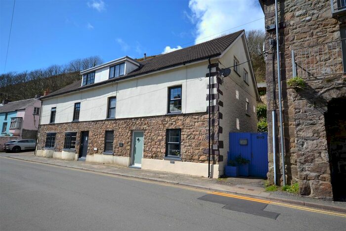 3 Bedroom End Of Terrace House For Sale In Main Street, Solva, SA62