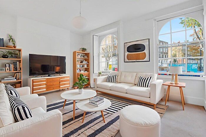 2 Bedroom Flat To Rent In Myddelton Square, Angel, EC1R