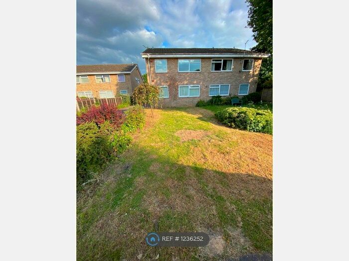 2 Bedroom Flat To Rent In Shrub End Road, Colchester, CO3