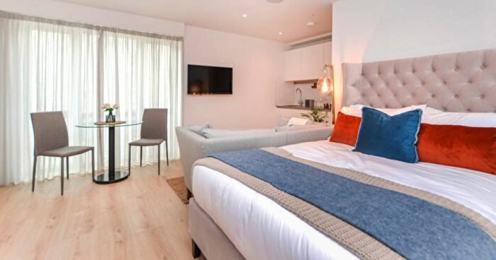 Apartment For Sale In Dinton Street, M15