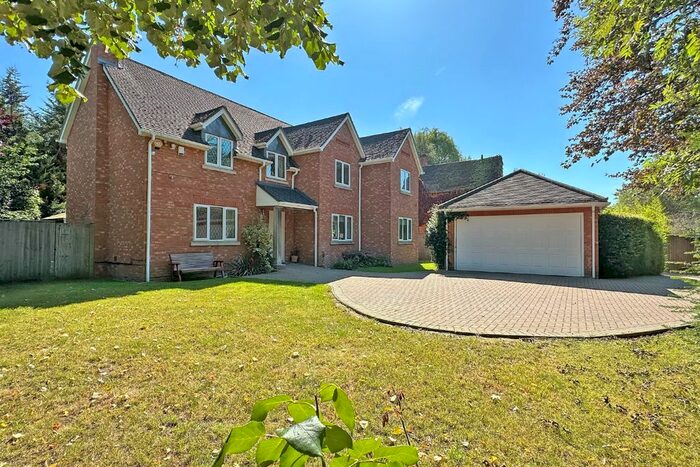 4 Bedroom Detached House To Rent In The Red House, Ascot Road, Maidenhead, Berkshire, SL6