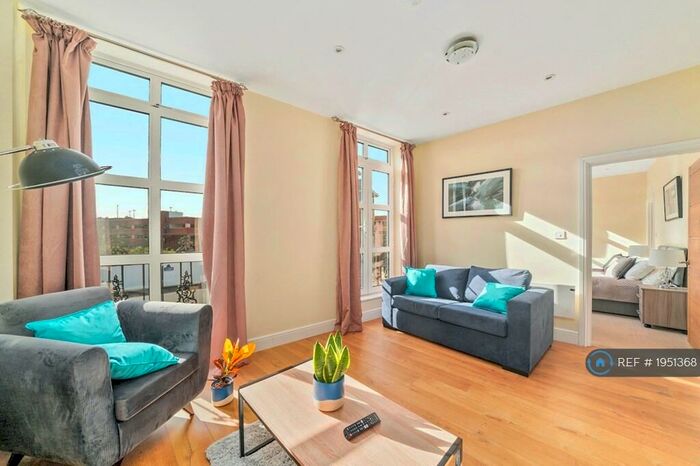 2 Bedroom Flat To Rent In Victoria House, Maidenhead, SL6