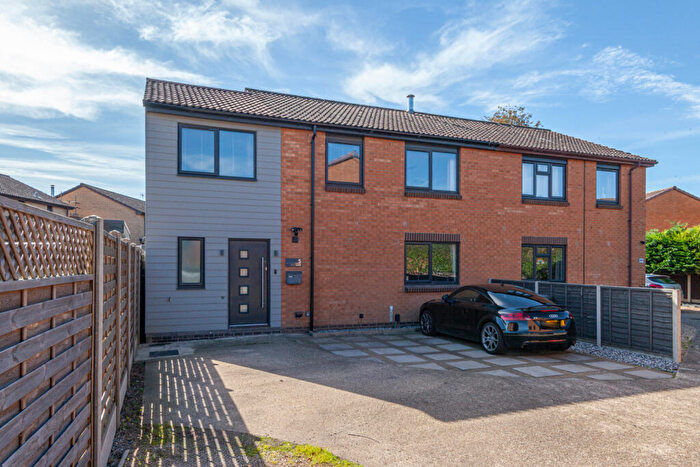 3 Bedroom Semi-Detached House For Sale In Beck Close, Rendlesham, IP12