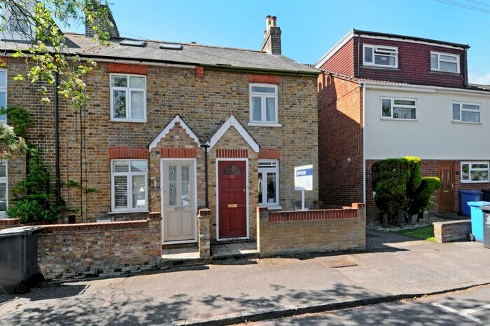 2 Bedroom Cottage To Rent In Gordon Road, Windsor, SL4