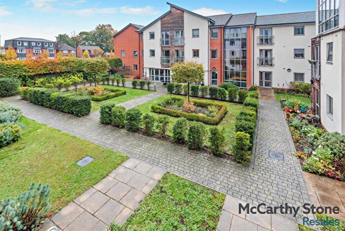 1 Bedroom Apartment For Sale In Kings Place, Fleet Road, Fleet, Hampshire, GU51