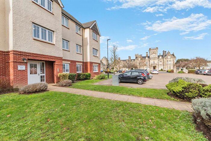 2 Bedroom Apartment For Sale In Edward Betts Close, Aylesford, ME20