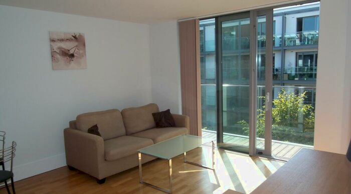 1 Bedroom Flat To Rent In Highbury Stadium Square, - Energy Rating B, N5