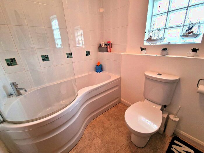 1 Bedroom Flat For Sale In Hawkers Court, Bude, Cornwall, EX23